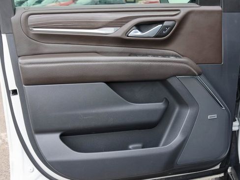 Used 2022 GMC Yukon XL Denali image 13