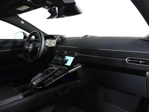 Used 2026 Aston Martin V8 Vantage Coupe image 16