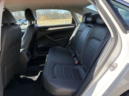 Used 2013 Volkswagen Passat 2.5 SE image 41