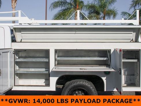Used 2022 RAM 3500 Tradesman w/ Chrome Appearance Group AWD/4WD image 5