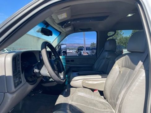 Used 2002 Chevrolet Silverado 2500 LT w/ Off-Road Skid Plate Pkg AWD/4WD image 6