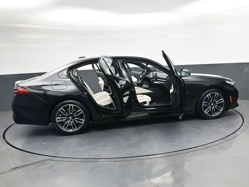Used 2024 BMW 540i xDrive w/ Premium Package AWD/4WD image 36
