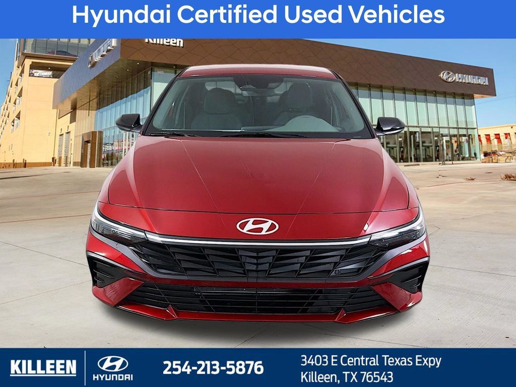 Used 2025 Hyundai Elantra Sport FWD image 2