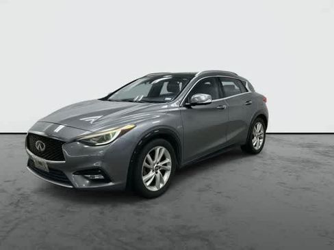 Used 2018 INFINITI QX30 Premium w/ Technology Package FWD image 8