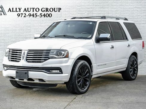 Used 2015 Lincoln Navigator 2WD image 1