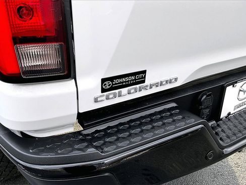 Used 2024 Chevrolet Colorado ZR2 w/ ZR2 Convenience Package III image 8