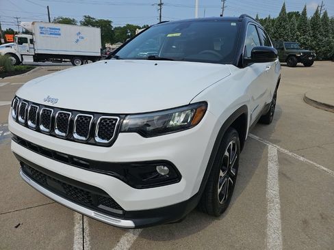 Certified 2023 Jeep Compass Limited AWD/4WD image 7