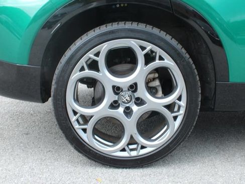 Used 2025 Alfa Romeo Tonale AWD/4WD image 37