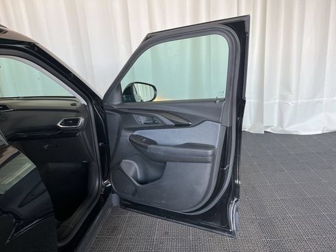 Used 2023 Chevrolet TrailBlazer LT FWD image 18
