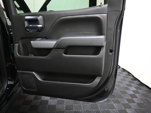 Used 2018 Chevrolet Silverado 1500 LTZ Z71 w/ Midnight Edition image 27