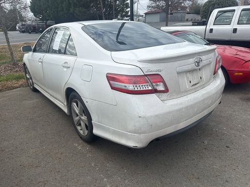 Used 2011 Toyota Camry SE image 6