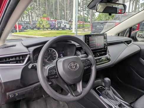 Used 2022 Toyota Corolla LE FWD image 10