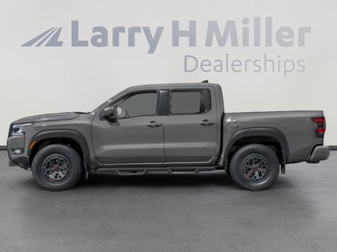 Used 2025 Nissan Frontier PRO-4X AWD/4WD image 6