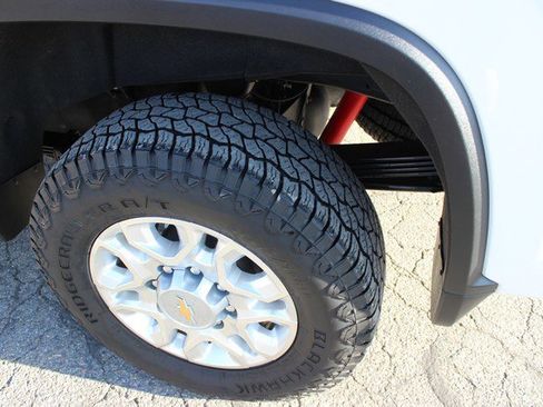 Used 2023 Chevrolet Silverado 2500 LT w/ Convenience Package image 6