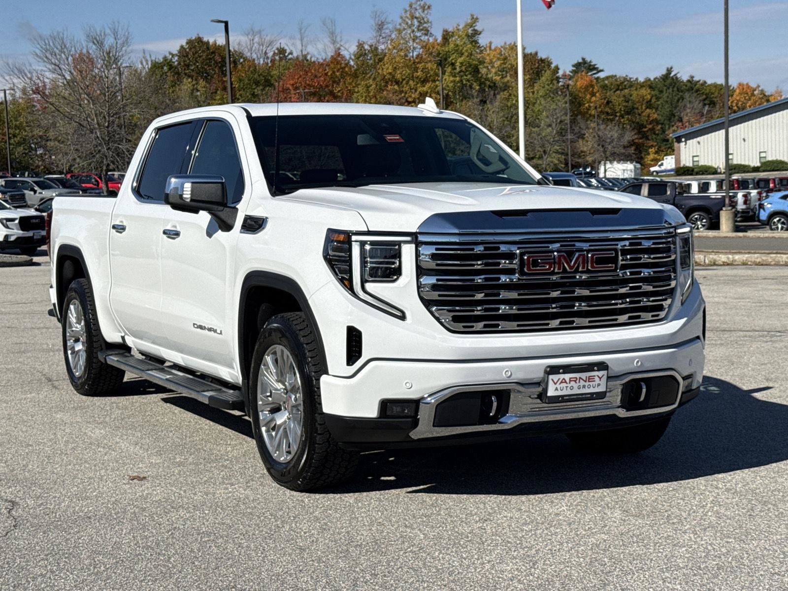 Used 2023 GMC Sierra 1500 Denali AWD/4WD image 3