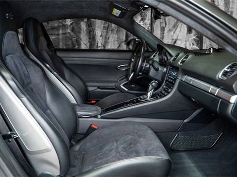Used 2018 Porsche 718 Cayman GTS image 12