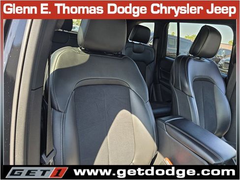 Certified 2025 Jeep Grand Cherokee Altitude AWD/4WD image 33