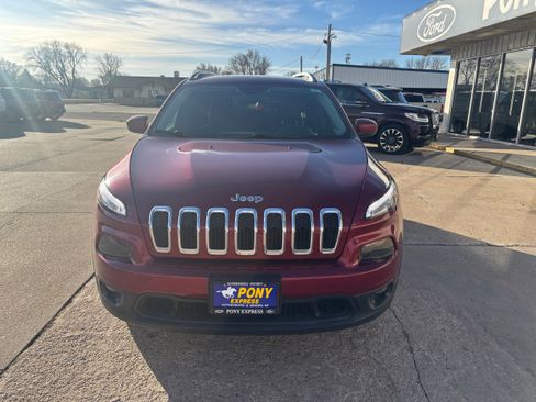 Used 2017 Jeep Cherokee Latitude image 8