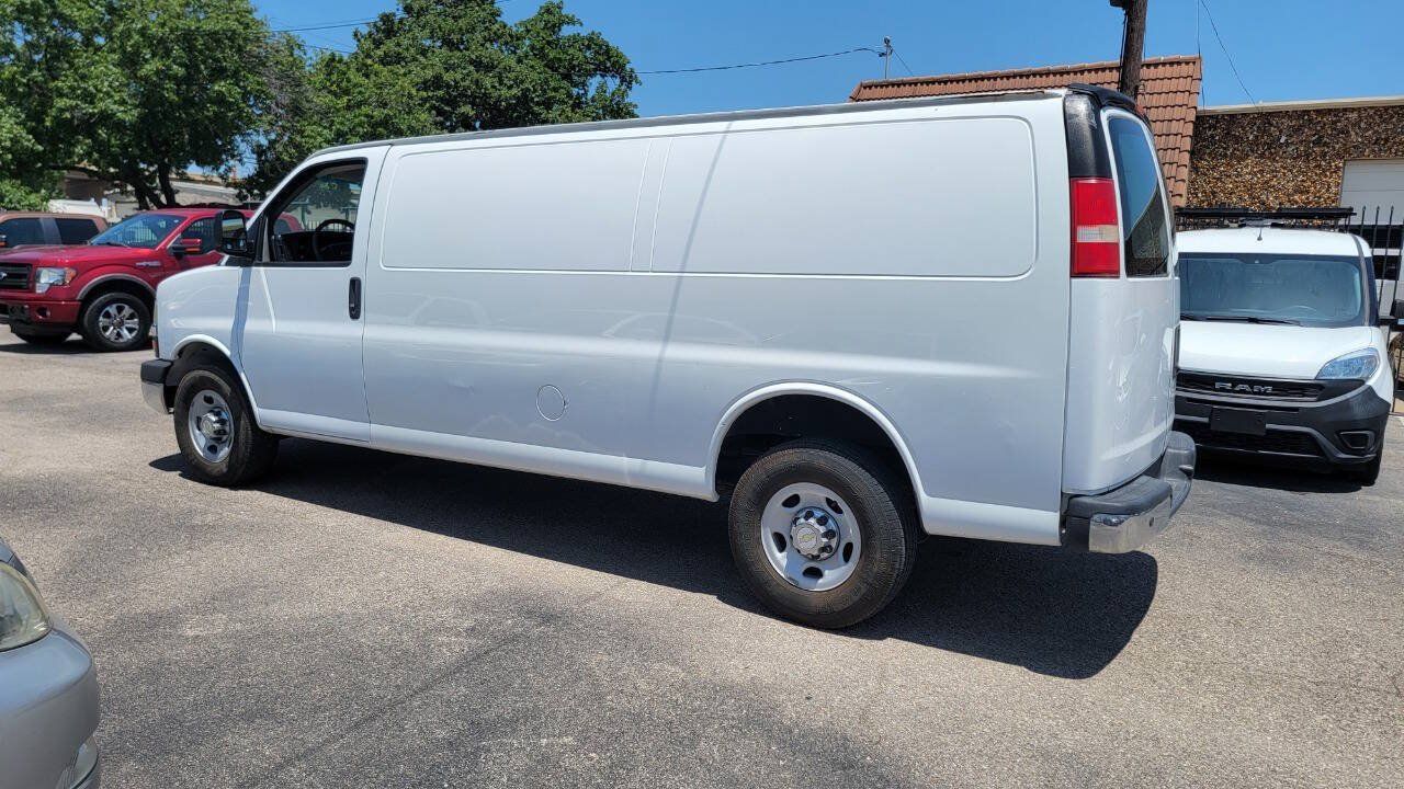 Used 2014 Chevrolet Express 3500 Extended RWD image 7