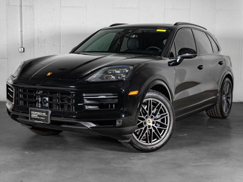 Certified 2024 Porsche Cayenne AWD/4WD image 1