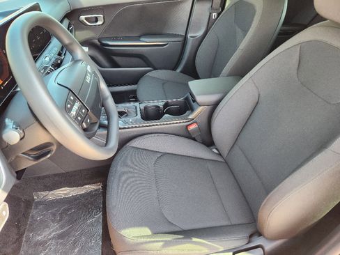 New 2026 Kia K4 LXS image 9