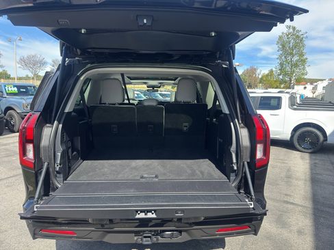 Used 2025 Ford Expedition Max Active image 26