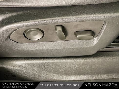 Used 2021 GMC Yukon SLT w/ SLT Premium Package image 51