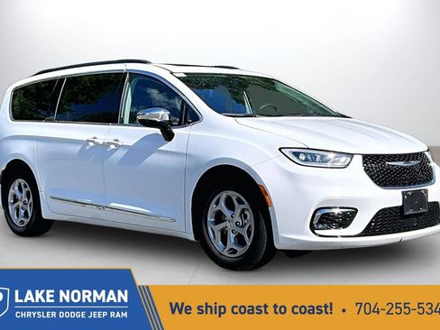 Certified 2023 Chrysler Pacifica Limited FWD image 1