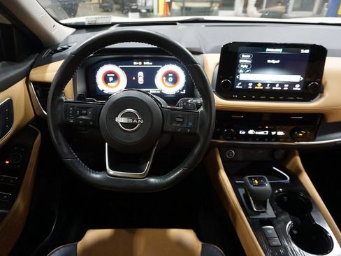 Used 2023 Nissan Rogue Platinum w/ Platinum Premium Package image 6