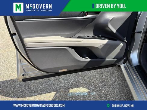 Used 2018 Toyota Camry LE FWD image 34