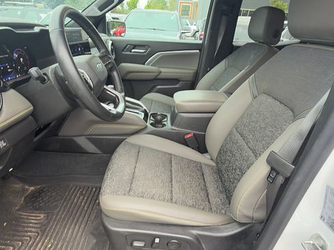 Used 2023 Chevrolet Colorado ZR2 AWD/4WD image 16