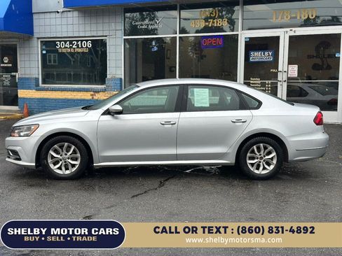 Used 2018 Volkswagen Passat 2.0T S w/ Driver Assistance Package FWD image 8