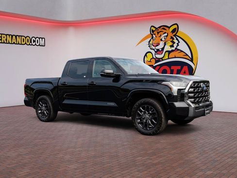 Used 2022 Toyota Tundra Platinum w/ Advanced Package AWD/4WD image 3
