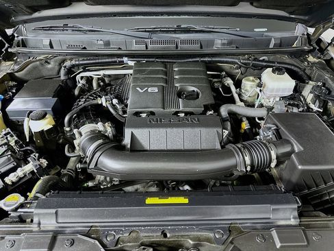 Used 2022 Nissan Frontier SV AWD/4WD image 9