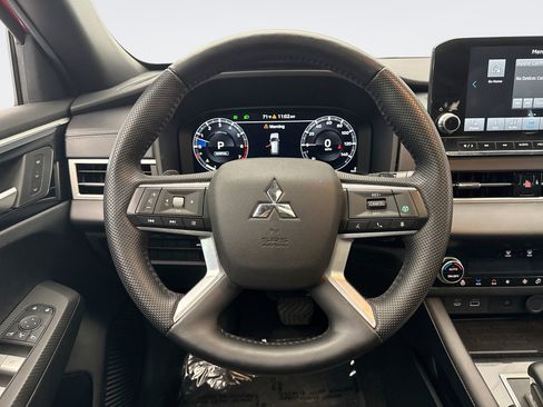 Used 2023 Mitsubishi Outlander SEL FWD image 12