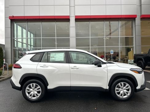 New 2026 Toyota Corolla Cross L image 2