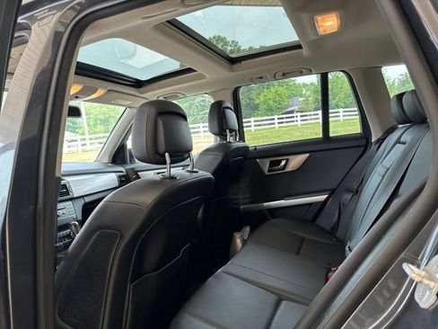 Used 2010 Mercedes-Benz GLK 350 4MATIC image 11