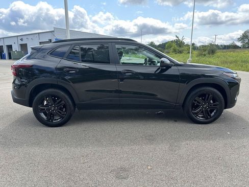 Used 2025 Chevrolet Trax ACTIV w/ Sunroof Package FWD image 4