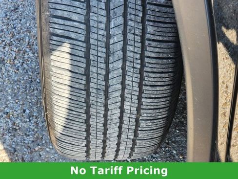 Certified 2025 Nissan Rogue SV image 9