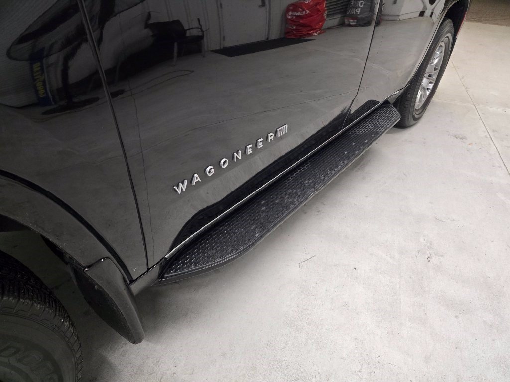 Used 2023 Jeep Wagoneer 4WD w/ Convenience Group I image 11