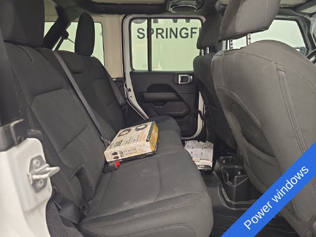 Used 2019 Jeep Wrangler Unlimited Sahara AWD/4WD image 13