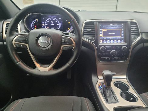 Used 2017 Jeep Grand Cherokee Laredo AWD/4WD image 22