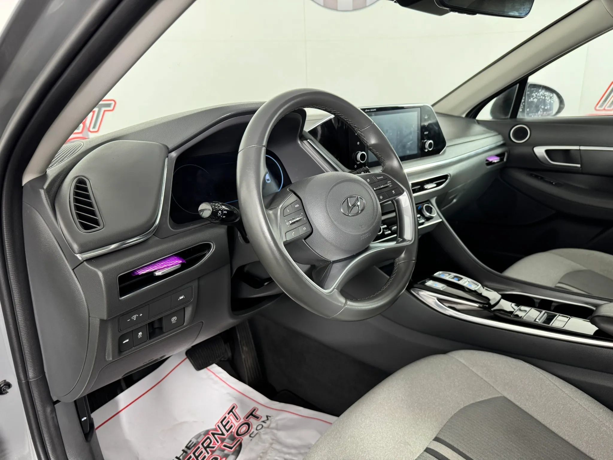 Used 2021 Hyundai Sonata SEL w/ Convenience Package FWD image 10