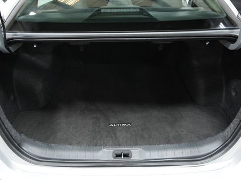 Used 2024 Nissan Altima 2.5 SV image 13