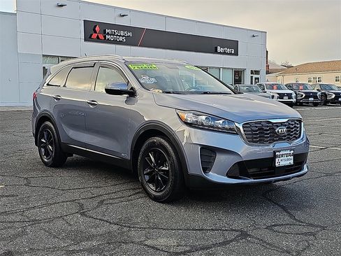 Used 2020 Kia Sorento LX w/ LX I4 Convenience Package image 1