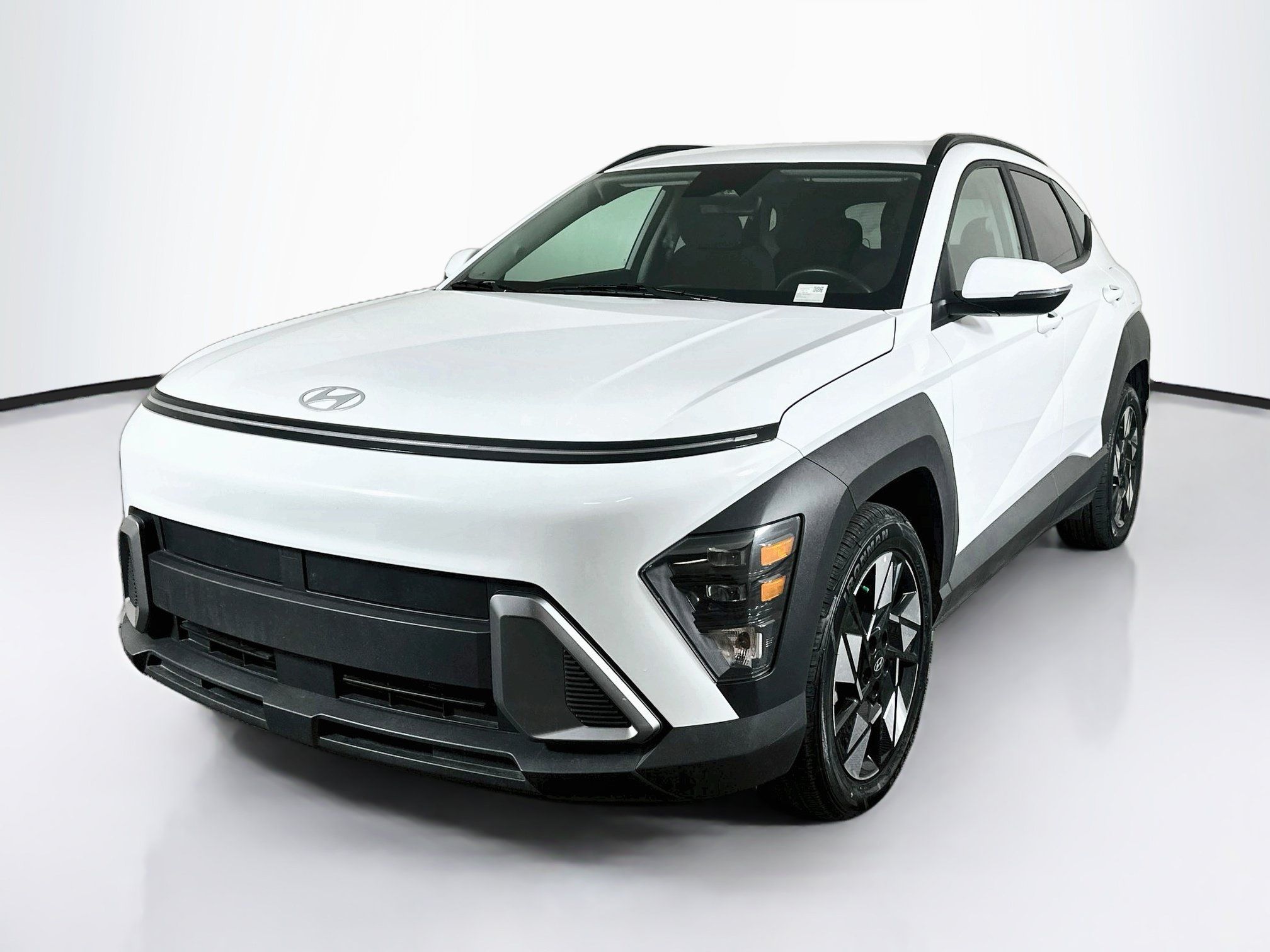 Used 2025 Hyundai Kona SEL FWD image 3