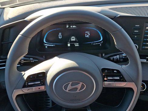 Certified 2025 Hyundai Elantra Sport image 19