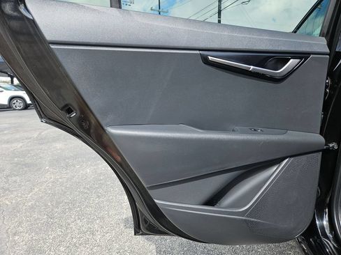 Used 2025 Kia Niro LX FWD image 18
