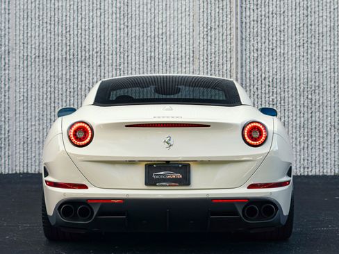Used 2017 Ferrari California T RWD image 43