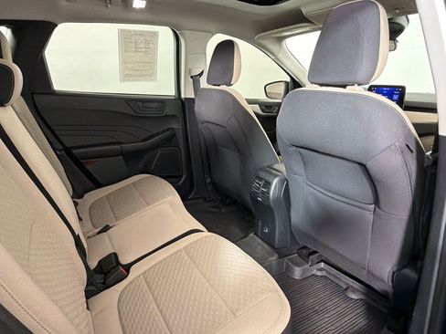 Used 2022 Ford Escape SE w/ SE Sport Appearance Package FWD image 29